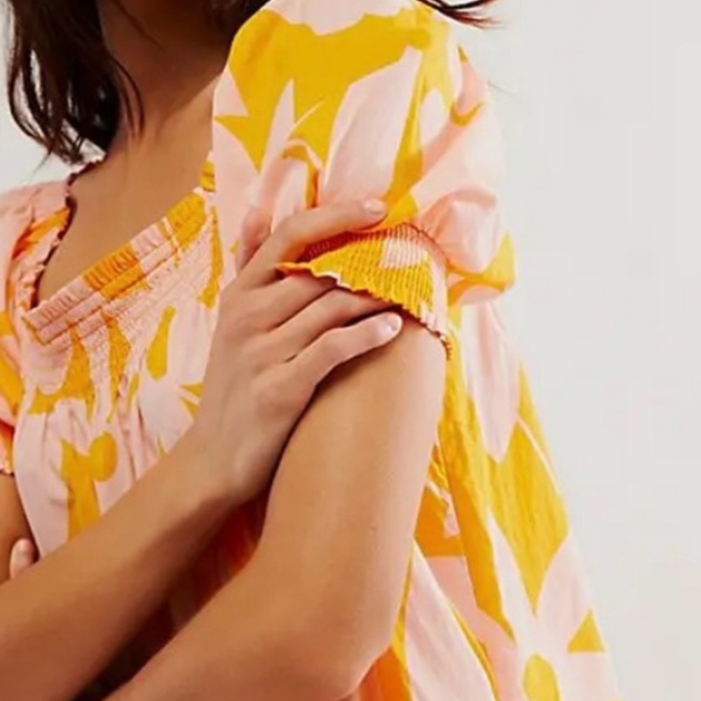 Free People Mila Printed Tangerine Combo Off Shoulder Smocked Mini Dress size M - Picture 2 of 5
